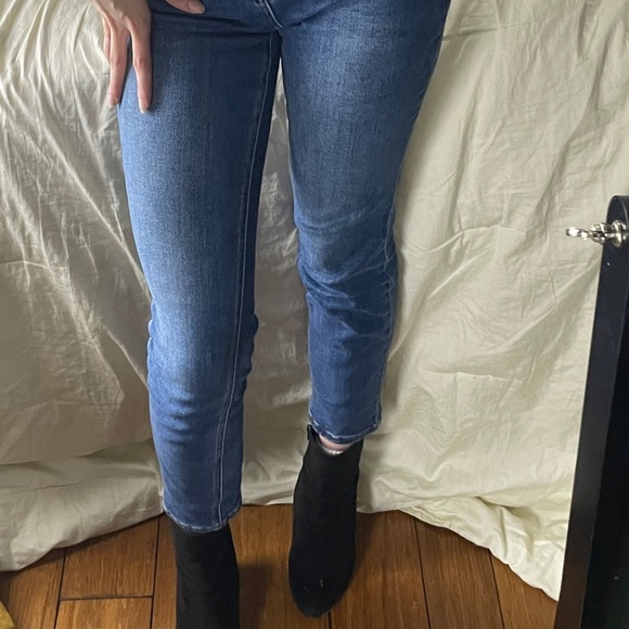 ✨NEW✨ High-Rise Slim Fit Straight Leg Jeans - Picture 3 of 5